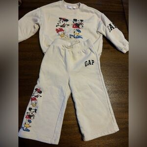 Babygap Disney sweatshirt and pants set